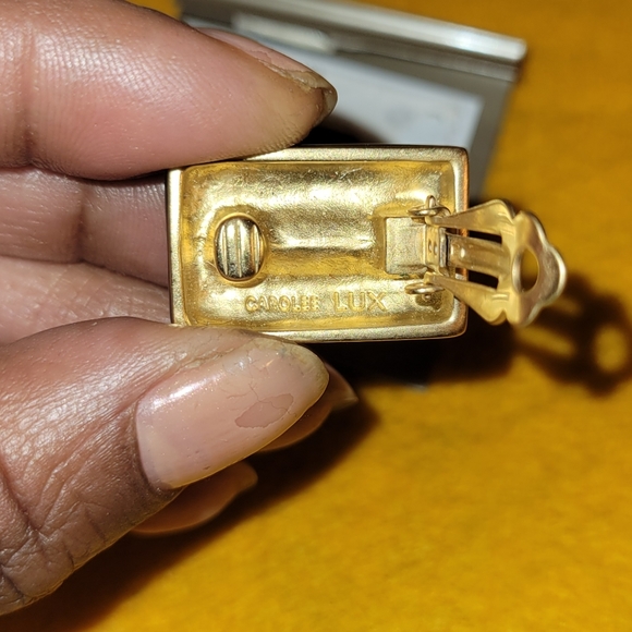 Stunning Carolee Lux Glass Clipon Earrings - Picture 2 of 3